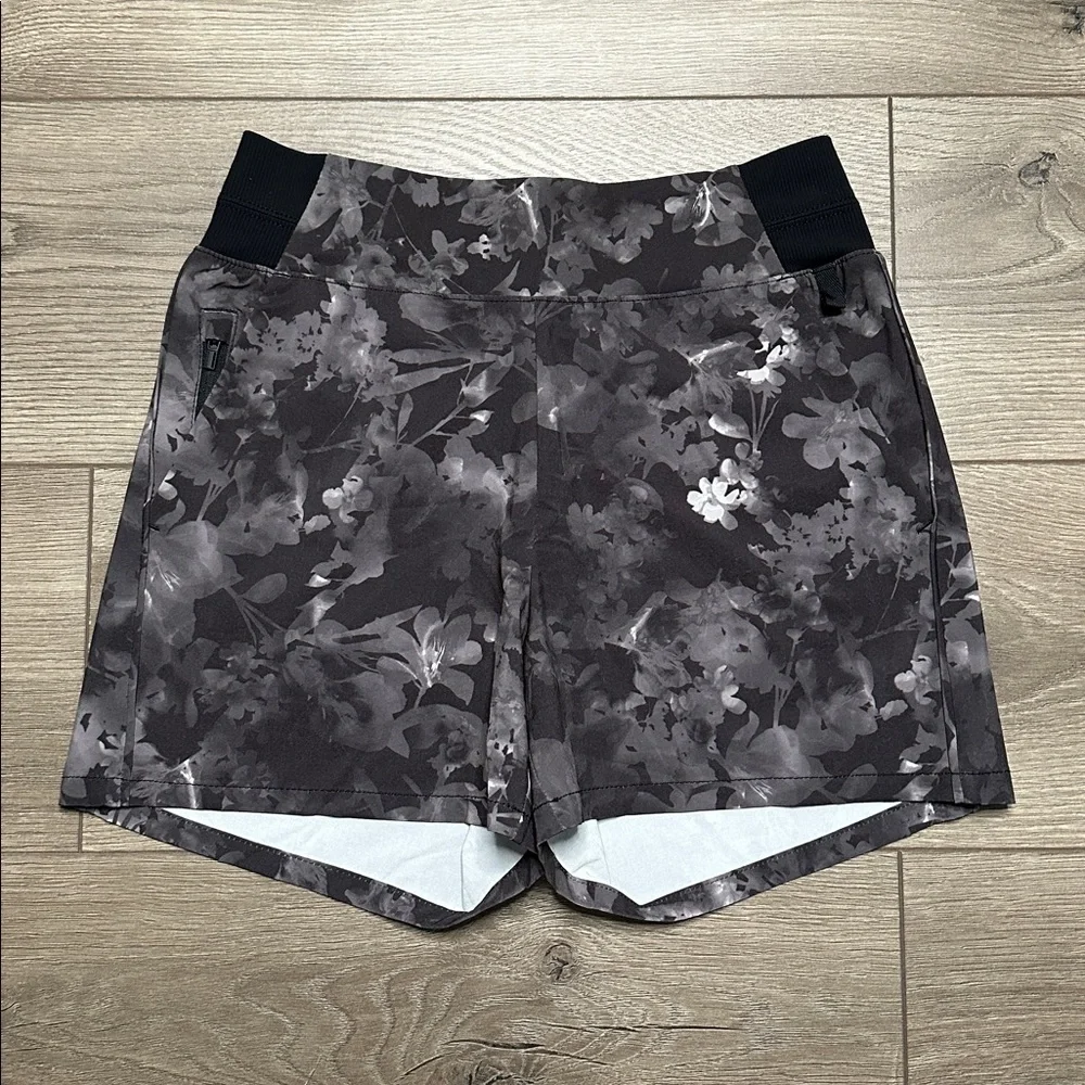 Athleta 4” Brooklyn Printed Casual‎ Shorts Black Gray Size 0